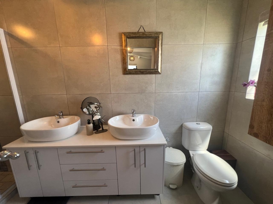 3 Bedroom Property for Sale in Jacobsbaai Western Cape